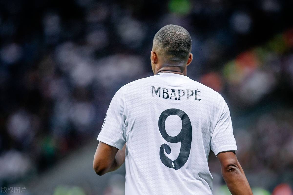 3377体育全网赛事-今晚西汉姆备战欧超杯，复出首秀细节曝光，压力陡增，心理建设被强调(搏击俱乐部未删版)